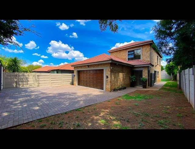3 BEDROOM HOUSE FOR SALE IN RACEVIEW